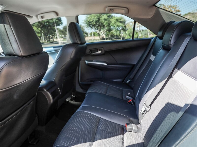Used 2014 Toyota Camry SE FWD image 13