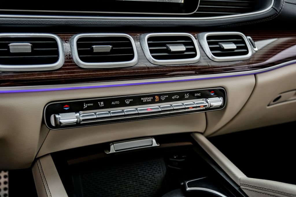 Used 2023 Mercedes-Benz GLS 580 4MATIC image 32