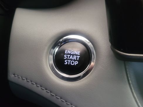 Used 2023 Toyota Highlander Limited image 24