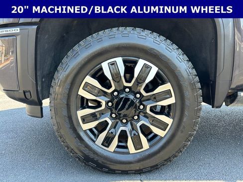 Used 2024 GMC Sierra 2500 Denali Ultimate image 8
