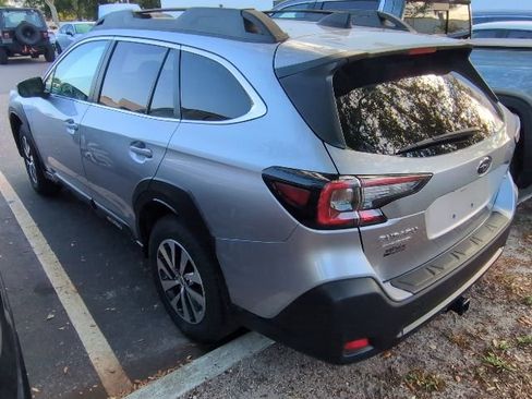 Used 2025 Subaru Outback Premium w/ Popular Package #1A image 4