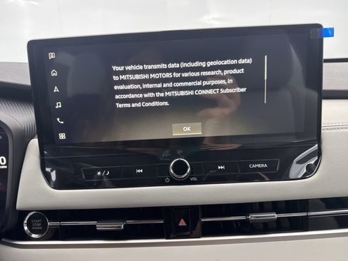 New 2025 Mitsubishi Outlander SE image 22