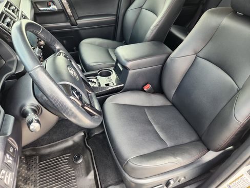 Used 2024 Toyota 4Runner TRD Off-Road Premium w/ Off Road Premium Plus Package AWD/4WD image 13