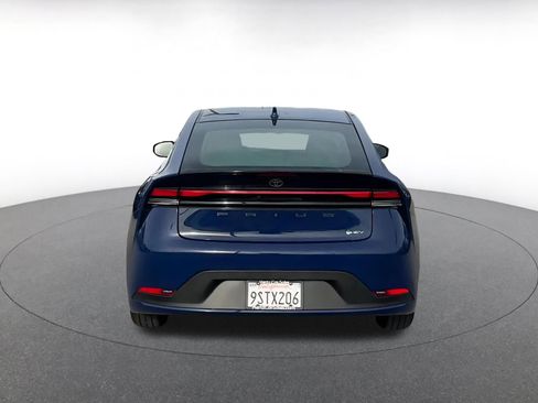 Used 2025 Toyota Prius LE image 12