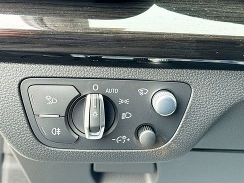 Used 2018 Audi Q5 Prestige w/ Prestige Package image 10