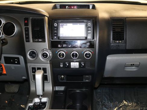Used 2017 Toyota Sequoia Limited w/ Safety & Convenience Package AWD/4WD image 23