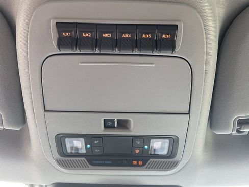 Used 2025 Ford F250 XLT w/ Snow Plow/Camper Package image 19