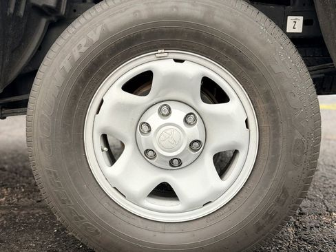 Used 2023 Toyota Tacoma SR5 RWD image 7