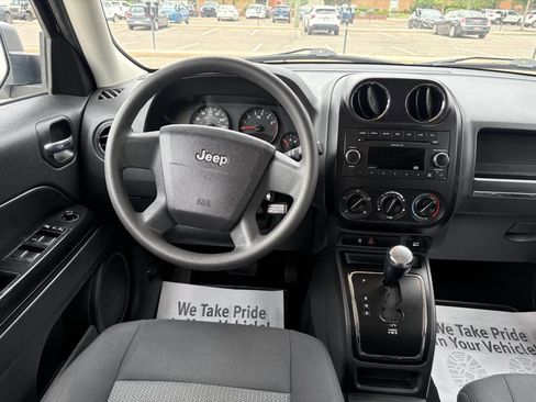 Used 2009 Jeep Patriot Sport FWD image 16