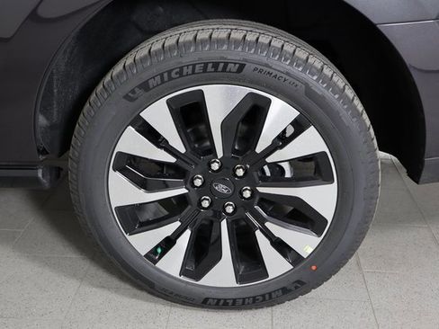 New 2025 Ford Expedition Platinum w/ Driver's Package image 9