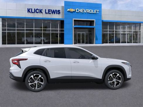 New 2026 Chevrolet Trax RS w/ Driver Confidence Package image 5