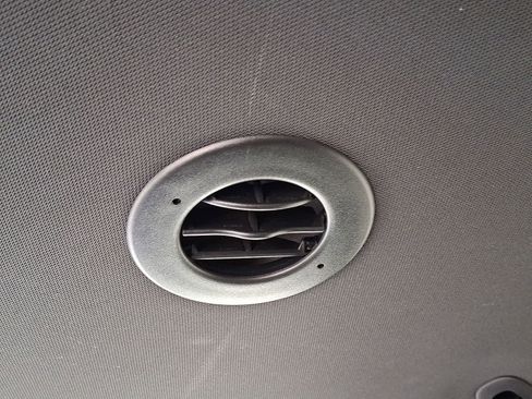 Used 2023 Chevrolet Suburban Premier image 26