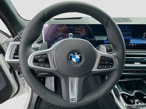 New 2026 BMW X7 xDrive40i w/ M Sport Package image 8