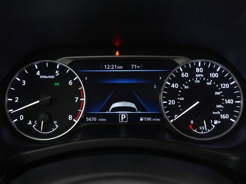 Used 2023 Nissan Sentra SR w/ SR Premium Package FWD image 26