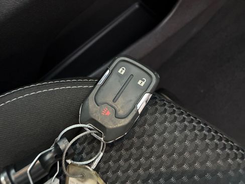 Used 2024 GMC Terrain SLE image 22