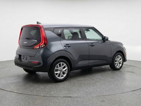 Used 2025 Kia Soul LX w/ LX Technology Package FWD image 9