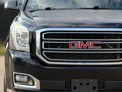 Used 2015 GMC Yukon XL SLT w/ Open Road Package AWD/4WD image 11
