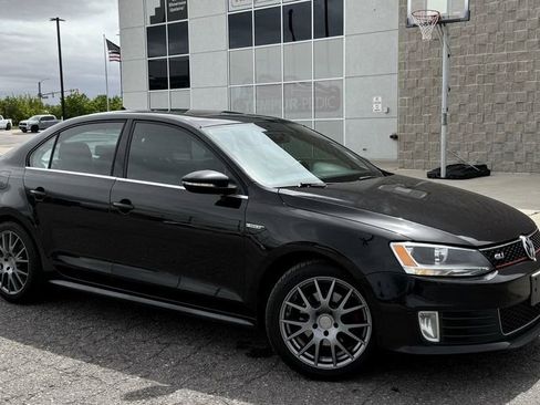 Used 2014 Volkswagen Jetta GLI Edition 30 FWD image 2