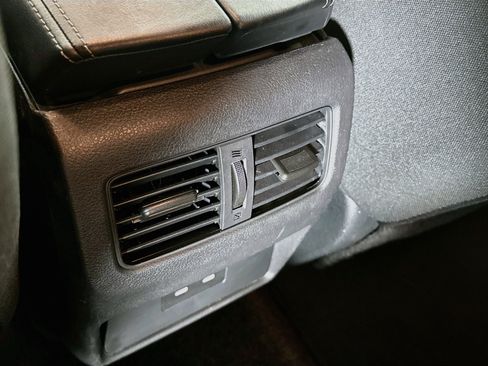 Used 2025 Nissan Rogue SV FWD image 26