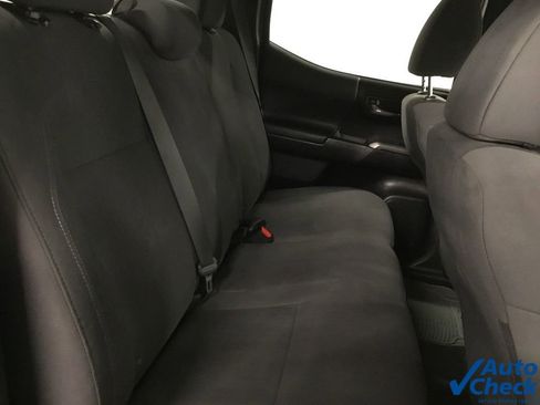 Used 2018 Toyota Tacoma TRD Off-Road w/ Technology Package image 43