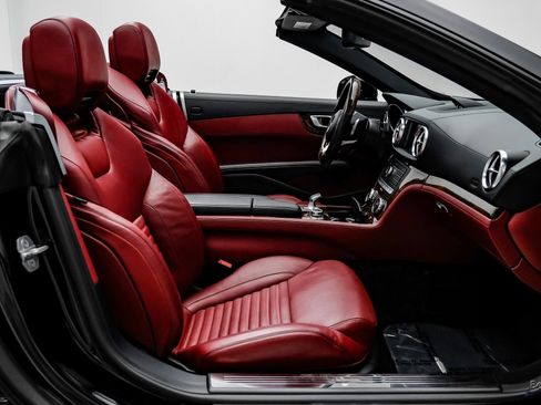 Used 2017 Mercedes-Benz SL 550 image 51