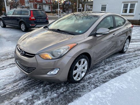 Used 2011 Hyundai Elantra Limited image 1