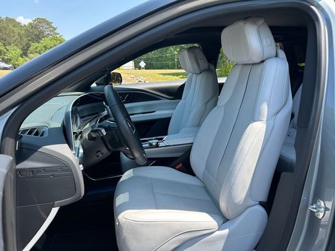 Used 2025 Cadillac Lyriq Sport RWD image 37