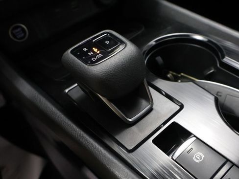 Used 2023 Nissan Rogue SV image 28