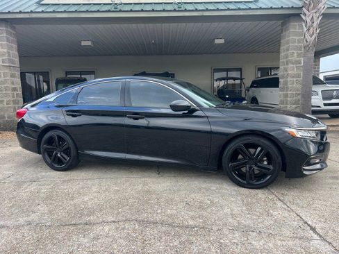 Used 2019 Honda Accord Sport image 3