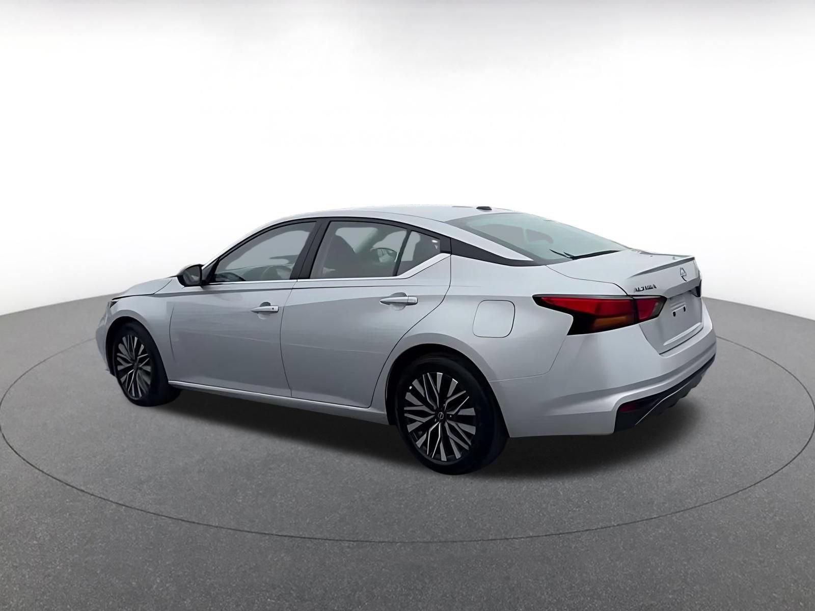 Used 2026 Nissan Altima 2.5 SV FWD image 9