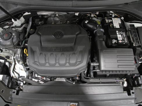 Used 2024 Volkswagen Tiguan Wolfsburg Edition image 19