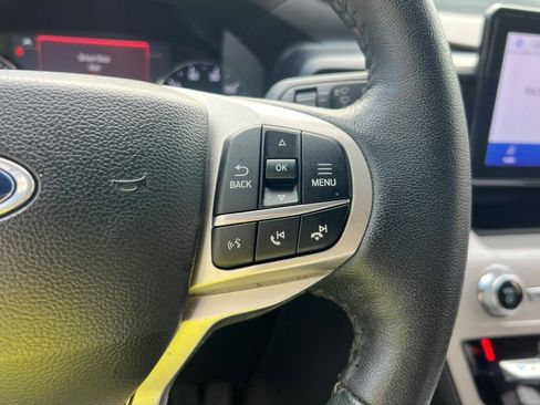 Used 2023 Ford Explorer XLT image 25