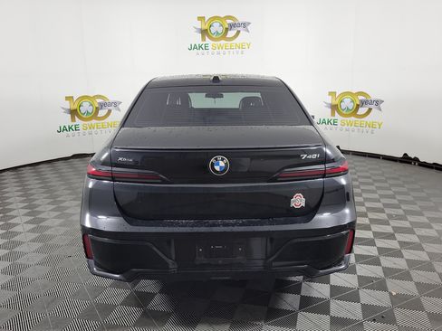 Used 2024 BMW 740i xDrive w/ Executive Package AWD/4WD image 3