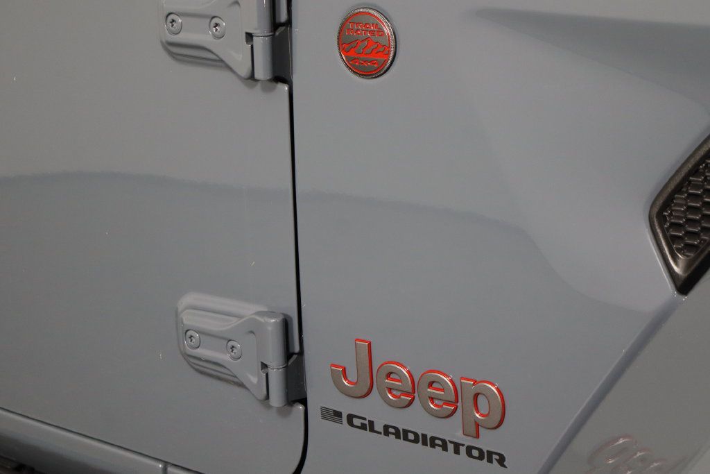 Used 2026 Jeep Gladiator Rubicon w/ Safety Group AWD/4WD image 43