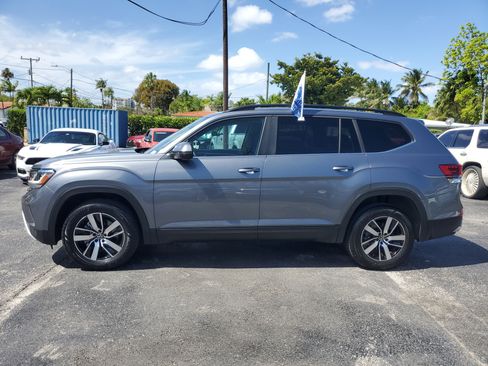 Used 2023 Volkswagen Atlas SE image 2