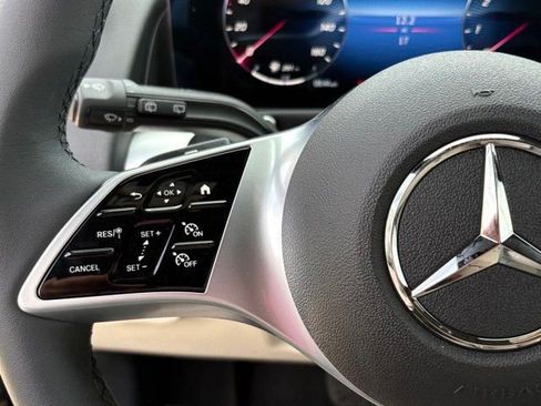 New 2026 Mercedes-Benz GLB 250 4MATIC image 18