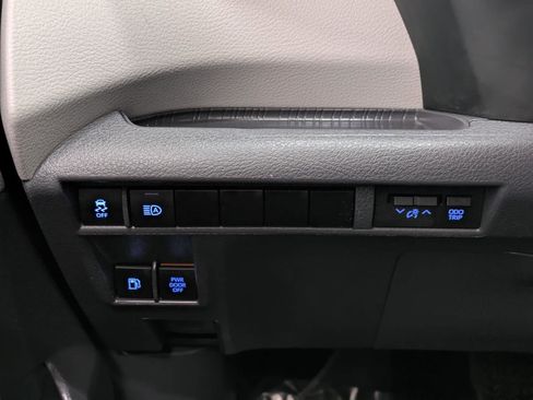 Used 2024 Toyota Sienna LE image 29