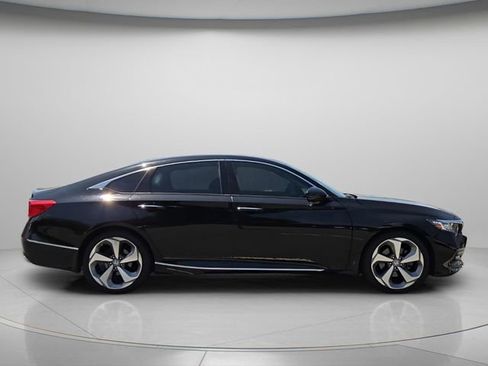 Used 2020 Honda Accord Touring image 6