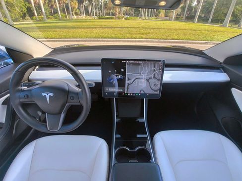 Used 2019 Tesla Model 3 RWD image 10
