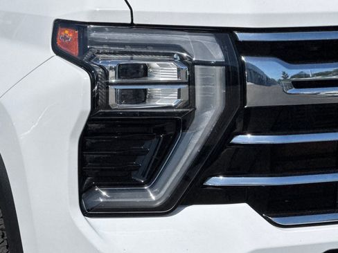 Used 2024 Chevrolet Silverado 2500 LTZ image 41