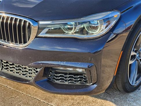 Used 2019 BMW 750i xDrive w/ Executive Package image 9