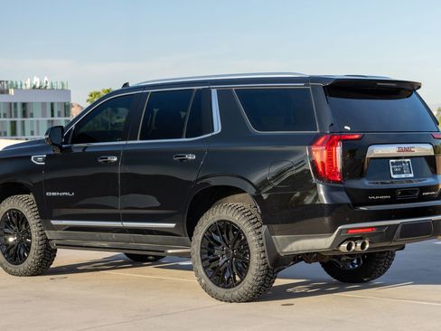 Used 2024 GMC Yukon Denali AWD/4WD image 10