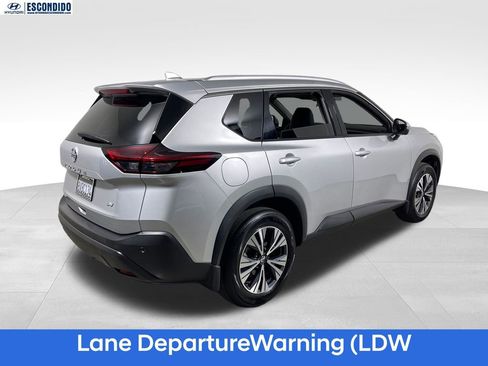 Used 2021 Nissan Rogue SV w/ Premium Package FWD image 5