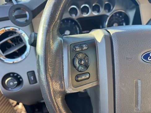 Used 2016 Ford F250 Lariat w/ Lariat Interior Package image 8