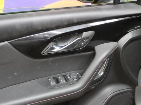 Used 2025 Chevrolet Blazer RS FWD image 13