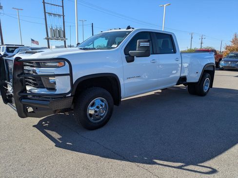 Used 2024 Chevrolet Silverado 3500 LT image 6