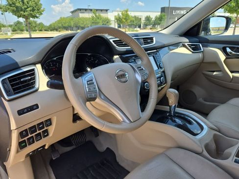 Used 2015 Nissan Rogue SL w/ SL Premium Package AWD/4WD image 2