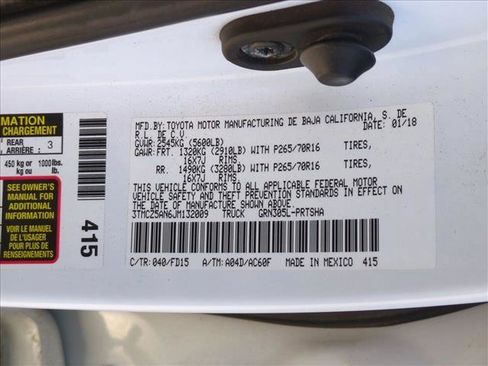 Used 2018 Toyota Tacoma TRD Off-Road w/ Technology Package image 23