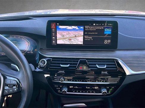 Used 2023 BMW 540i w/ Premium Package image 4