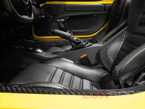 Used 2016 Alfa Romeo 4C Spider RWD image 25